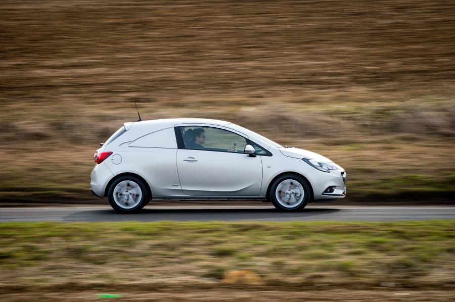  Vauxhall Corsavan 2015 года  (фото 15 из 30)